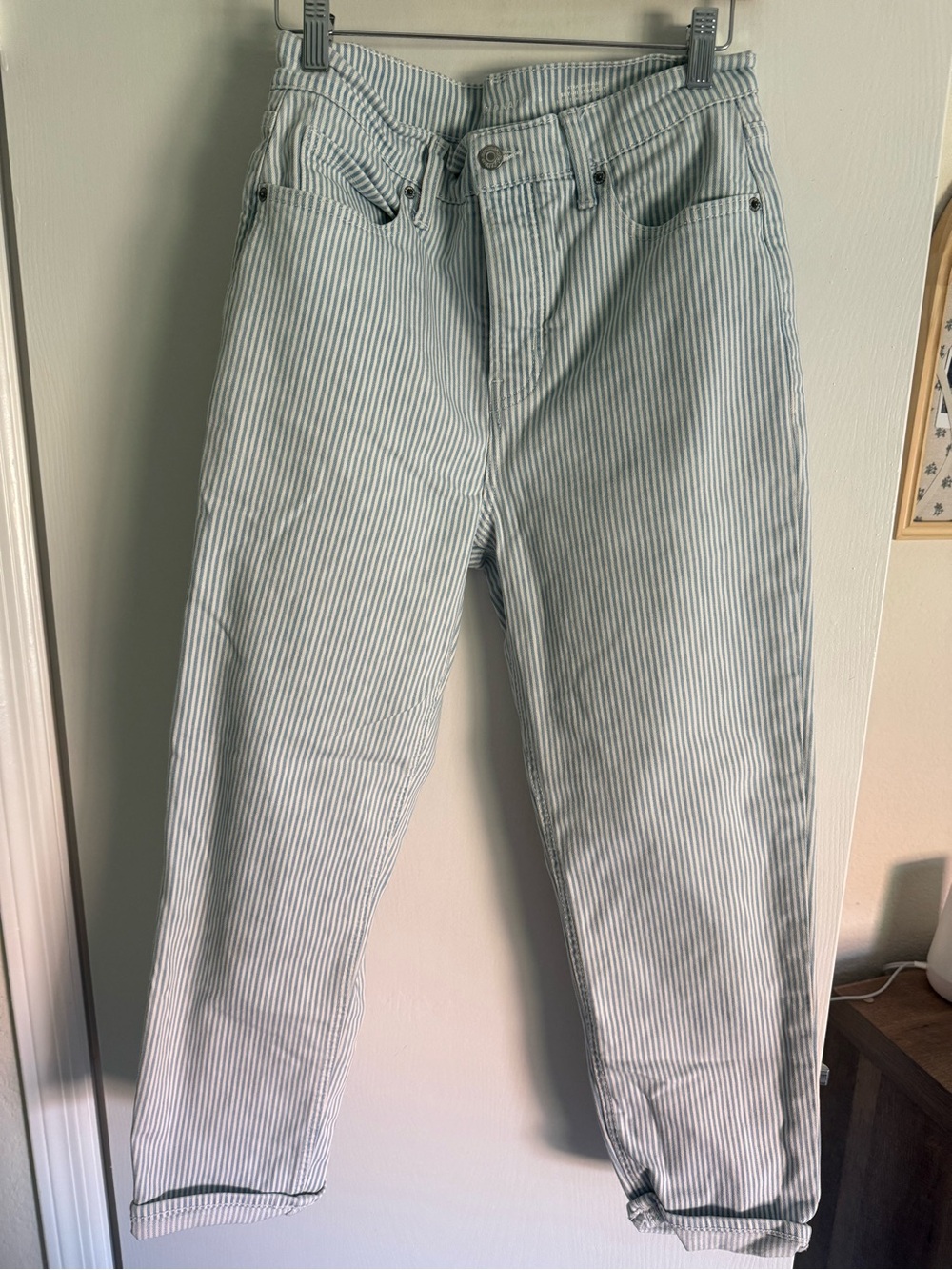 Striped High-Waist straight leg Jeans in Light Blue and White